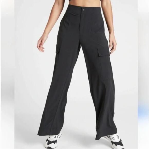 Athleta Chelsea Cargo Utility Wide Leg Pant Size 0 Black Lightweight Athletic - Picture 1 of 7